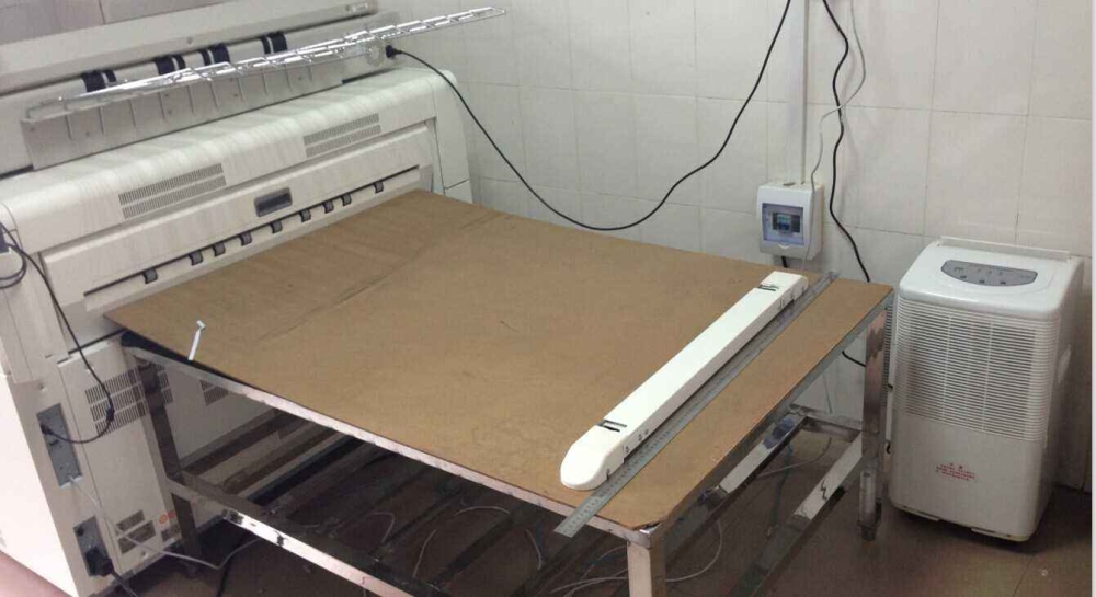 夏天凹印生產(chǎn)要用除濕機(jī)控濕
